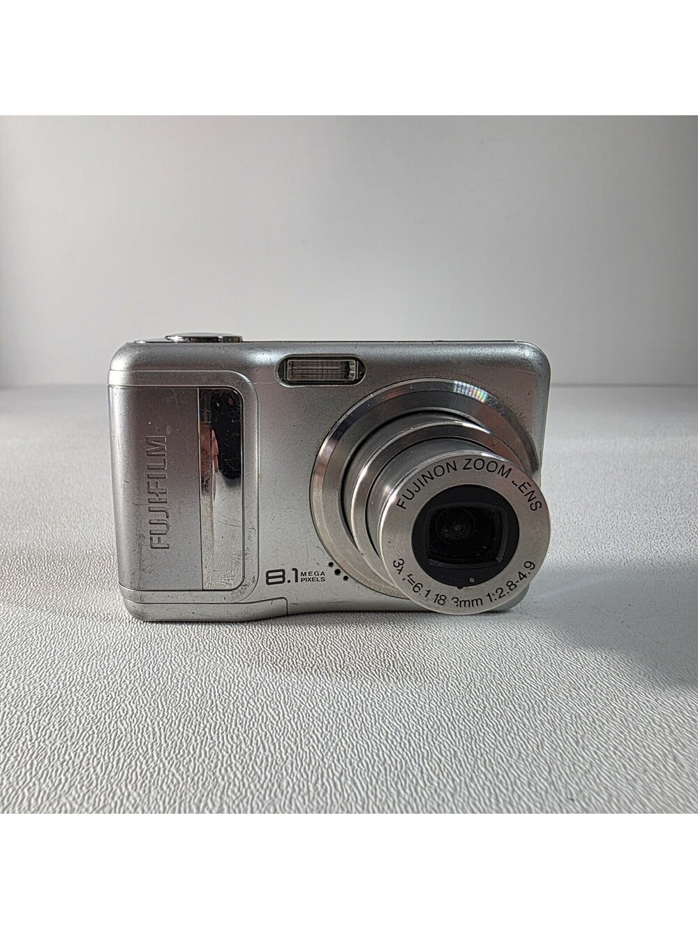 Fujifilm FinePix A Series A850 8.1 MP Digital Camera Silver. Working.